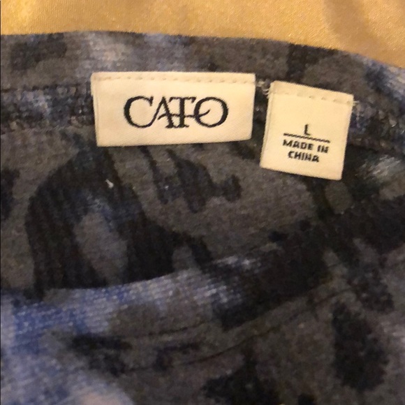 Tie Dye Fleur de Lis top - Picture 4 of 4